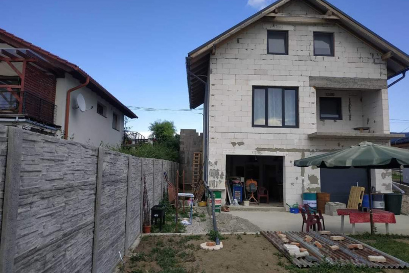 Realizované projekty - zoznam / Košice - Okolie - Hrubá stavba + Zateplenie + Fasádna omietka RD - foto Realizované projekty - zoznam / Košice - Okolie - Hrubá stavba + Zateplenie + Fasádna omietka RD - foto