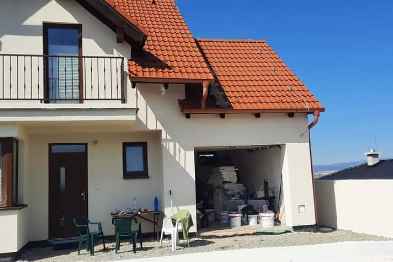  Realizované projekty - zoznam / Košice - Okolie - Zateplenie + Fasádna omietka RD - foto
