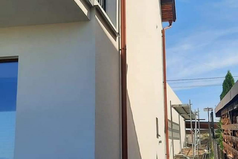  Realizované projekty - zoznam / Košice - Okolie - Zateplenie + Fasádna omietka RD - foto