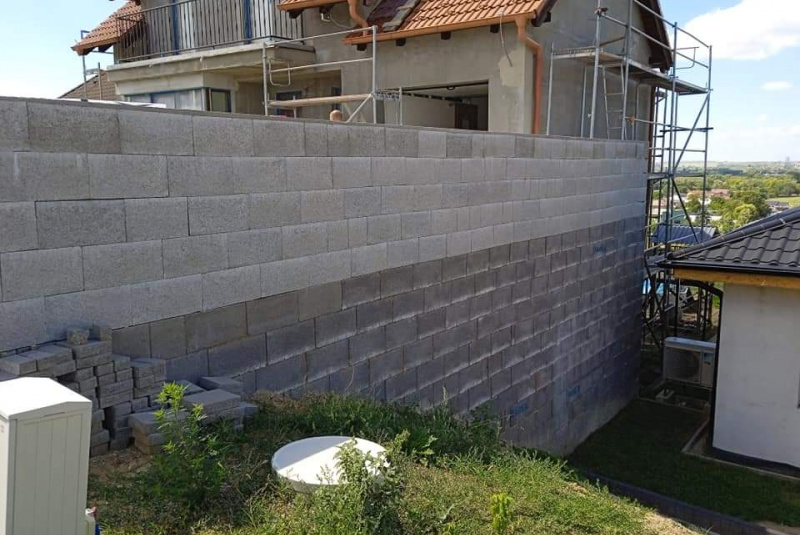  Realizované projekty - zoznam / Košice - Okolie - Zateplenie + Fasádna omietka RD - foto