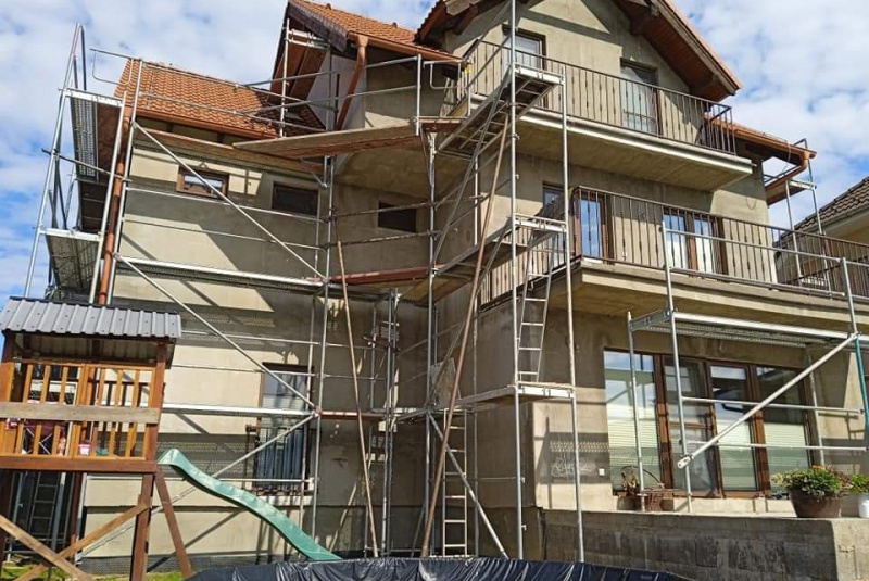  Realizované projekty - zoznam / Košice - Okolie - Zateplenie + Fasádna omietka RD - foto